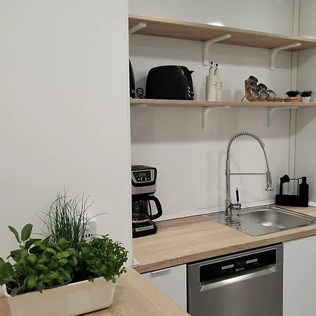 Beachfront Suncana *