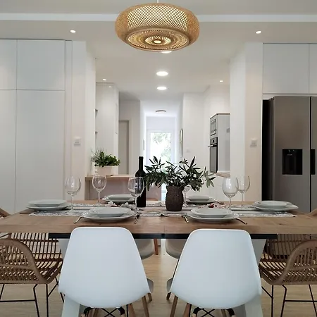 Beachfront Suncana Appartement Bol