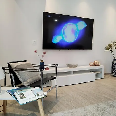 Beachfront Suncana *