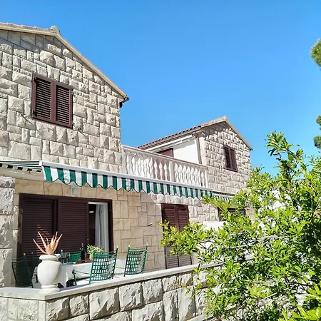 Beachfront Suncana * Bol