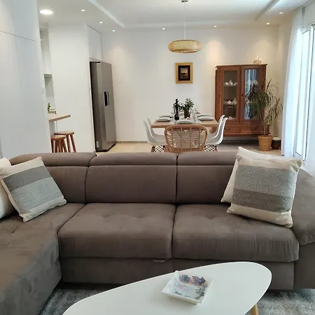 Beachfront Suncana Apartment *