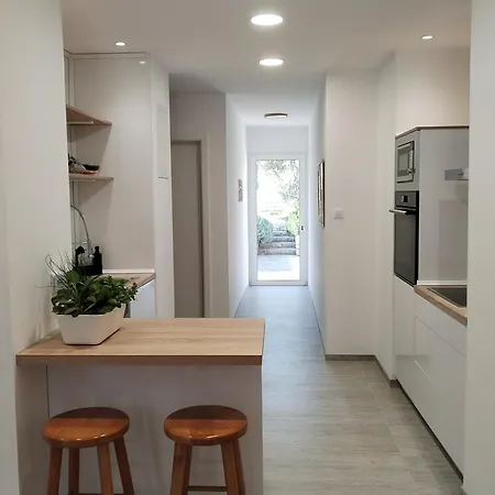 Beachfront Suncana * 波尔