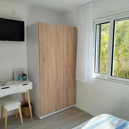 Apartment Beachfront Suncana
