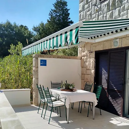 Beachfront Suncana بول