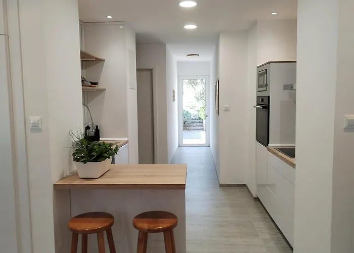 Beachfront Suncana * Bol