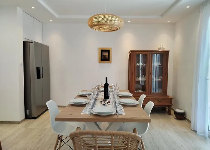 Beachfront Suncana Bol